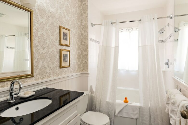 Hotel Crowne Pointe Historic Inn & Spa - Adults Only