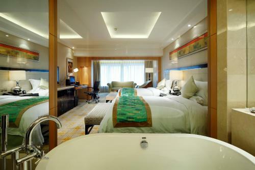 Zhongmao Haiyue Hotel