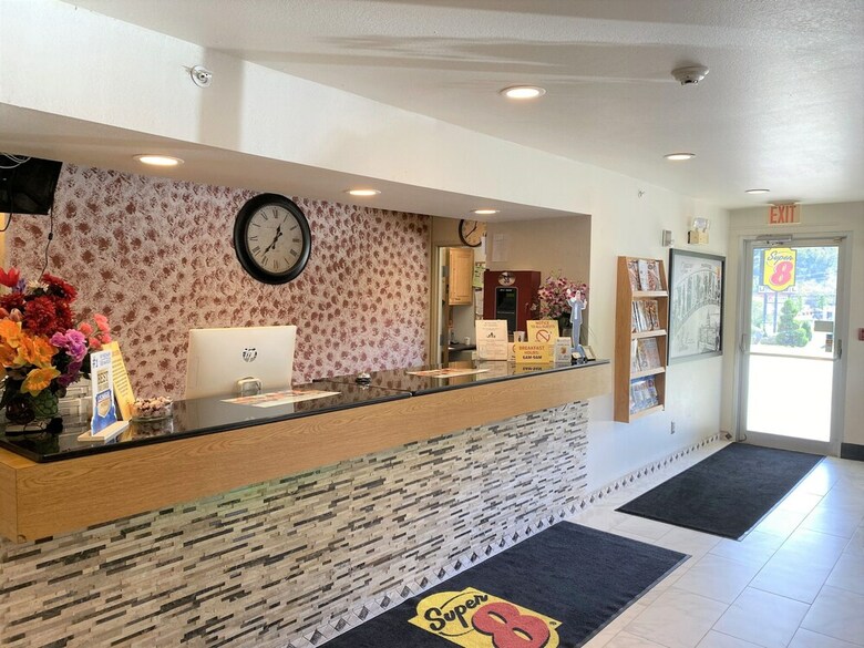 Hotel Super 8 By Wyndham Pittsburgh/monroeville