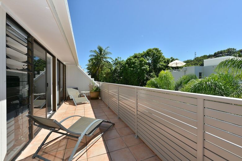 Seascape Holiday-tropical Reef Apartment