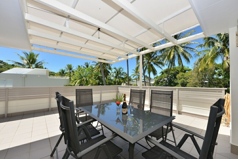 Seascape Holiday-tropical Reef Apartment