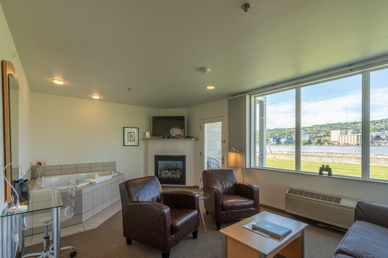 Hotel South Pier Inn