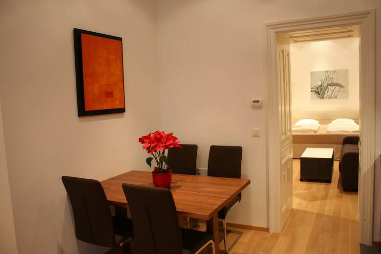 Govienna Opera Apartment