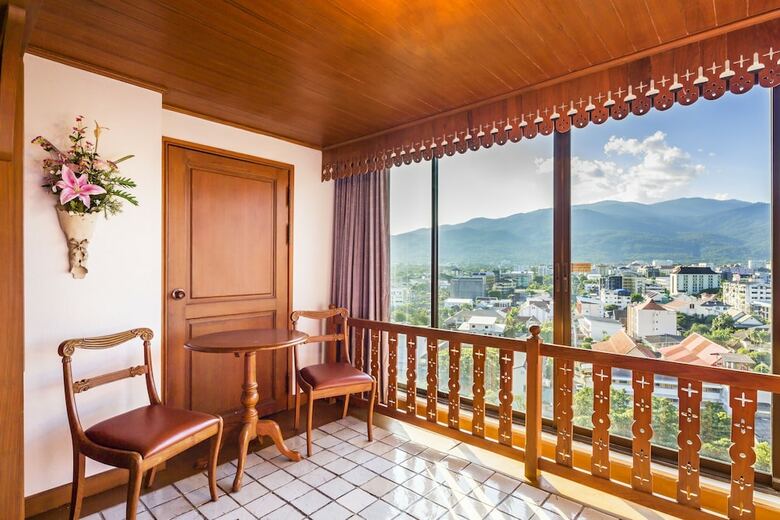 Lotus Hotel Pang Suan Kaew