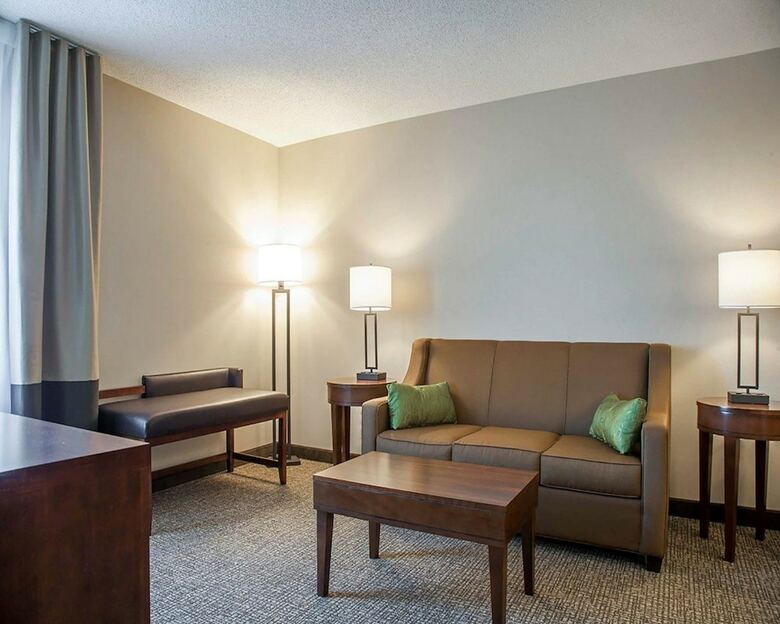 Hotel Comfort Suites West Warwick - Providence