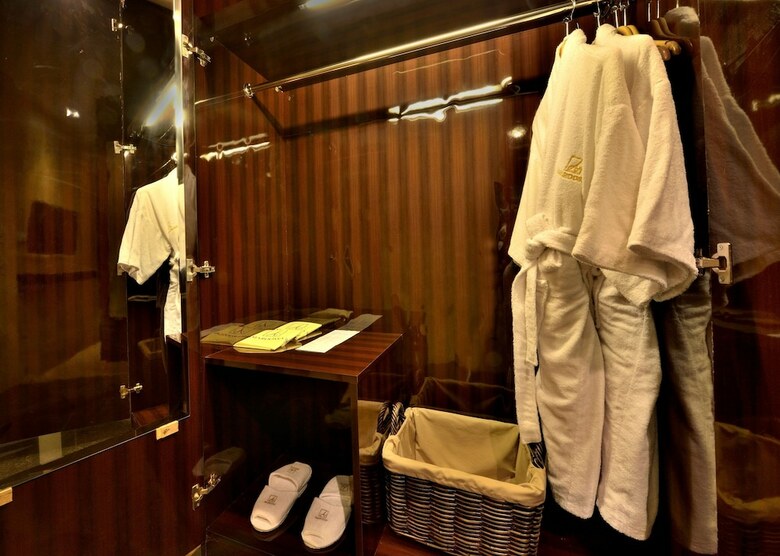Hotel Amaroossa Grande Bekasi