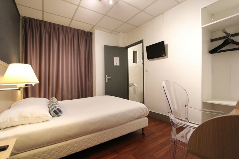 Hotel Vol De Nuit