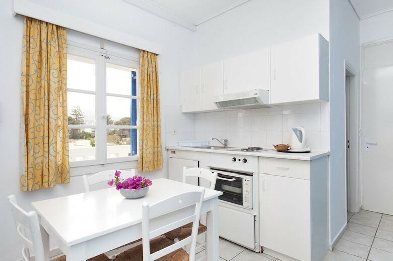 Daphne's Club Hotel Apartments