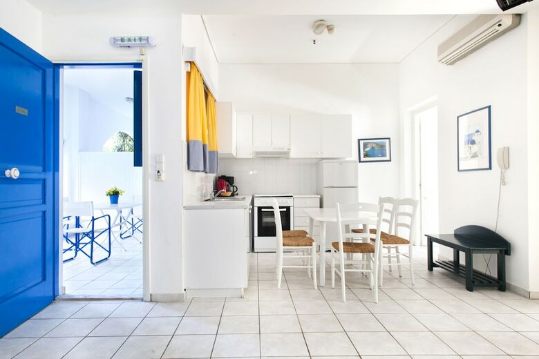 Daphne's Club Hotel Apartments