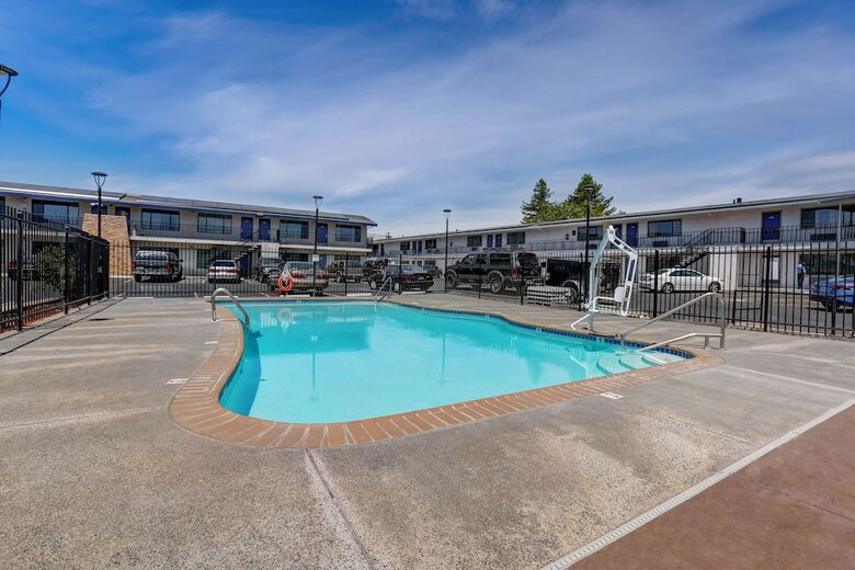 Hotel Motel 6 Ukiah, Ca - North