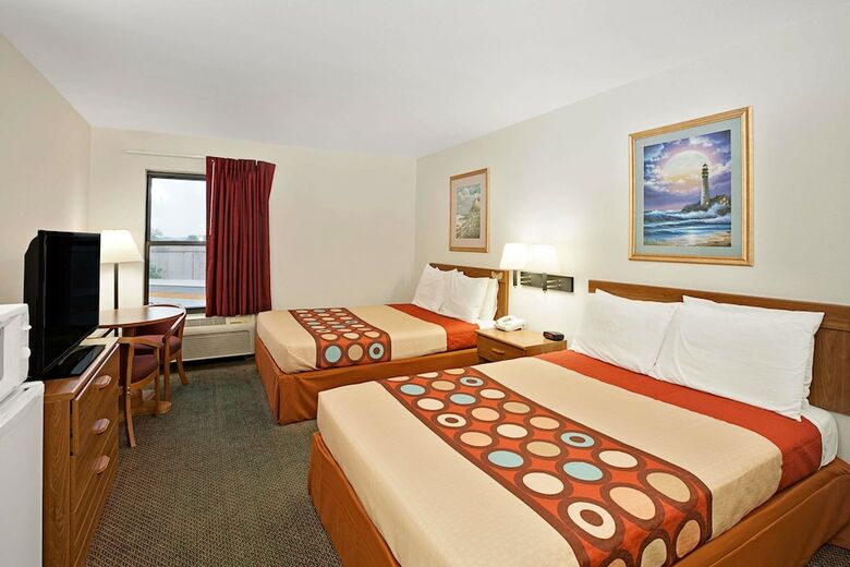 Motel Super 8 By Wyndham Hampshire Il