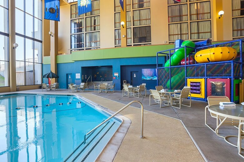 Hotel Magnuson Grand Desoto