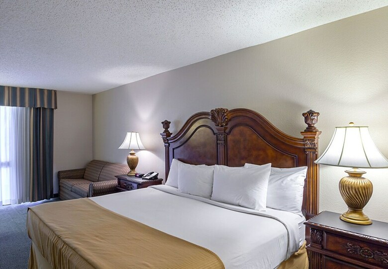 Hotel Magnuson Grand Desoto