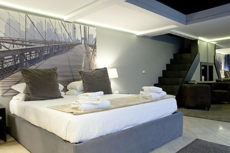 Piazza Farnese Luxury Suites