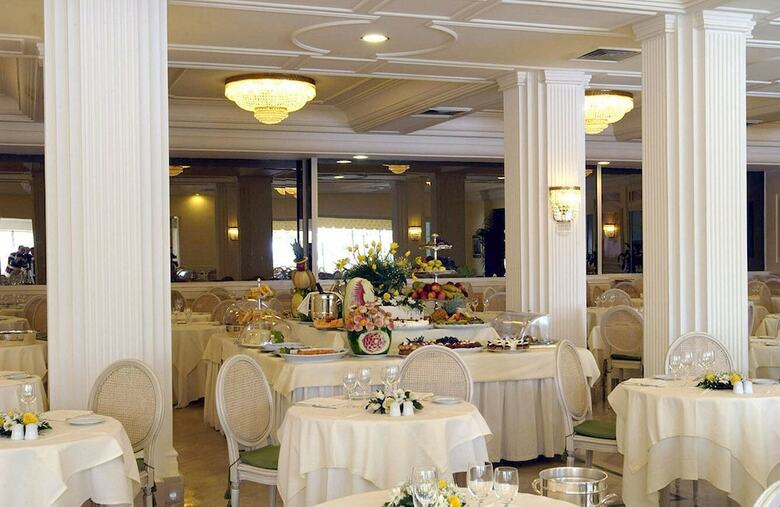Hellenia Yachting Hotel