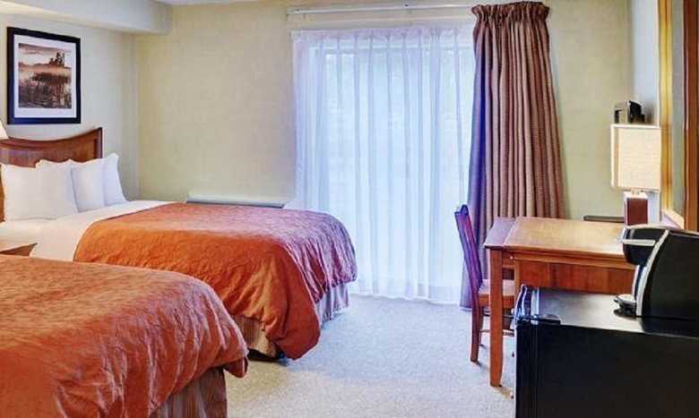 Hotel Thompson's Best Value Inn & Suites