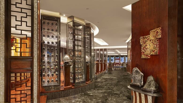 Hotel The Reverie Saigon