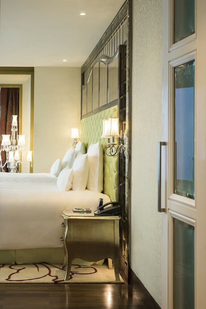 Hotel The Reverie Saigon