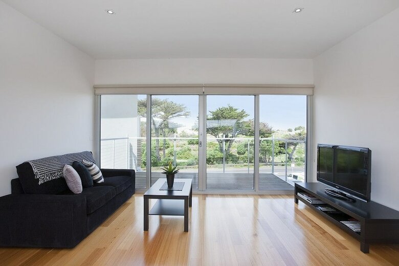 Four Kings Apartments