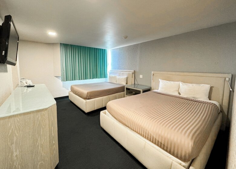 Hotel Corona Plaza