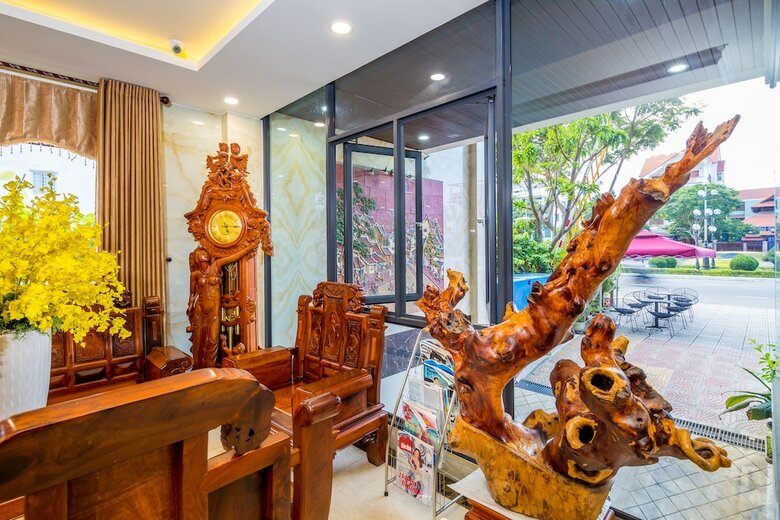 Hotel La Maison Da Nang Beach