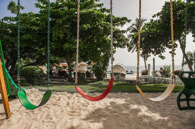 Hotel Wahoo Bay Beach Club & Resort