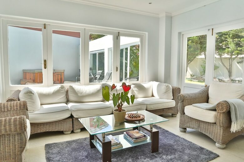 Hotel Abington Manor - Fish Hoek Guesthouse