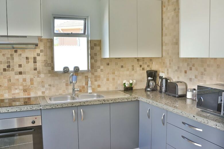 Hotel Abington Manor - Fish Hoek Guesthouse