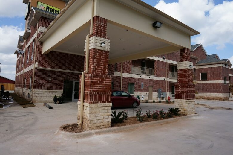 The Bungalows Hotel & Event Center