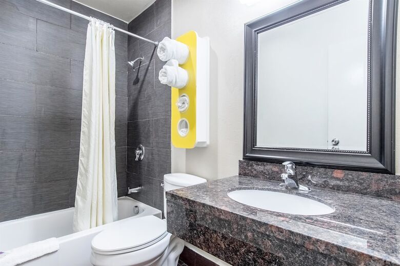 Motel 6 Orange, Ca - Anaheim