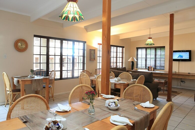 Hotel Loerie Guest Lodge