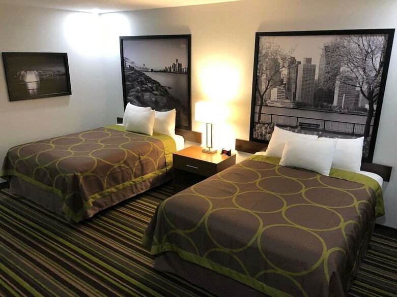 Motel Super 8 By Wyndham Windsor/dougall