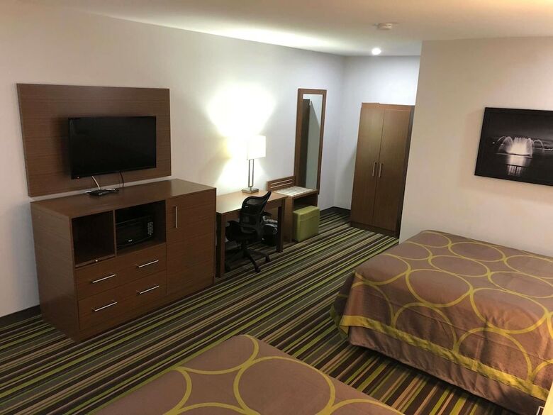 Motel Super 8 By Wyndham Windsor/dougall