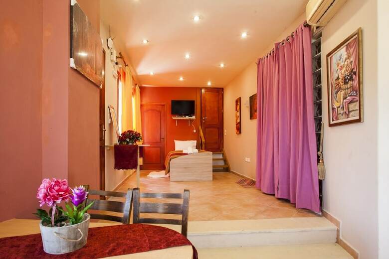 Aparthotel Estate Kares