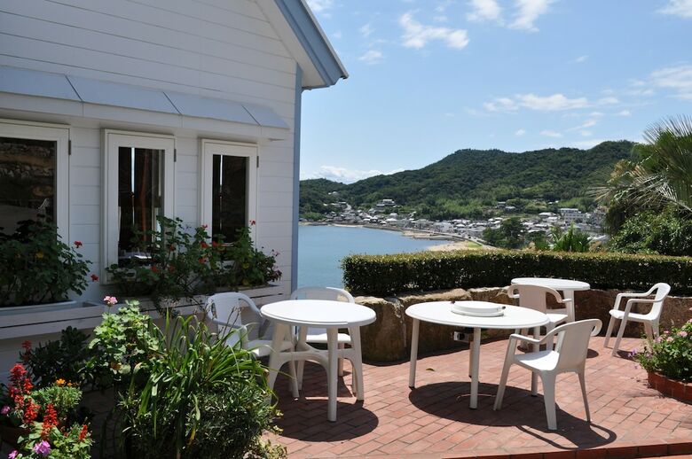 Hotel Country Inn The White Marine