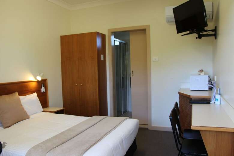 Pioneer Way Motel