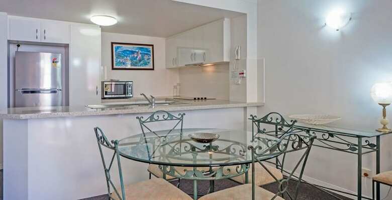 Burleigh On The Beach Holiday Apartments