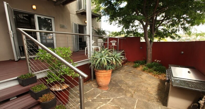 Twofourtwo Boutique Apartments