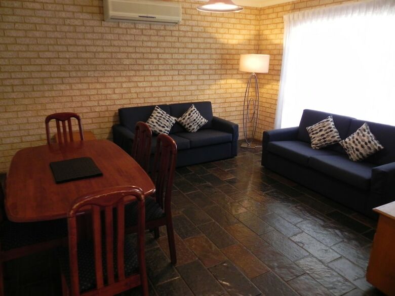 Busselton Villas And Caravan Park