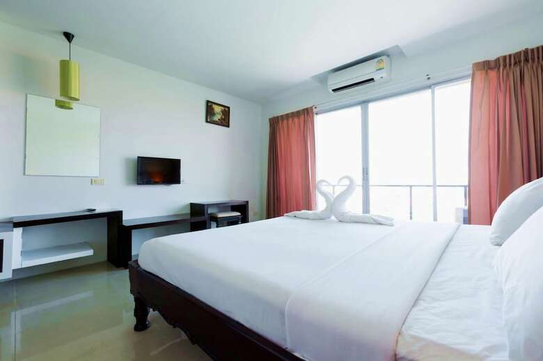 Hotel Chatkaew Hill & Residence