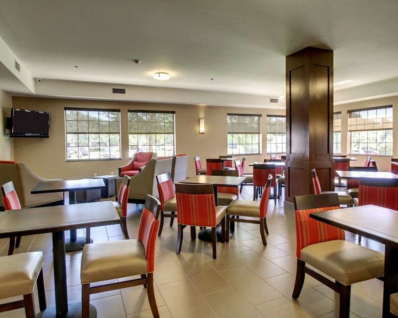 Hotel Comfort Suites Tyler South