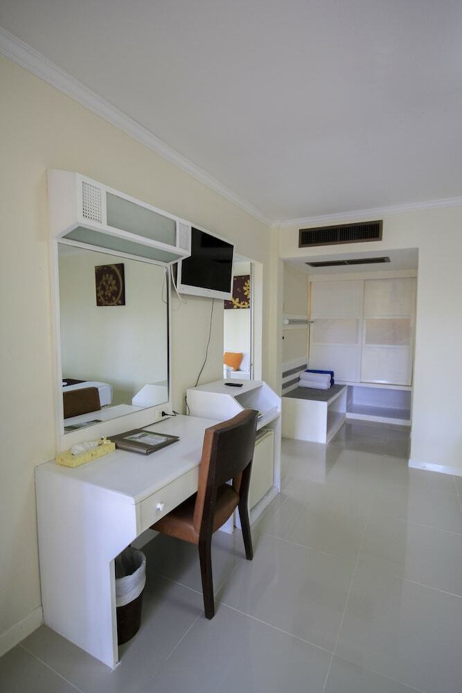 Hotel Coral Island Resort