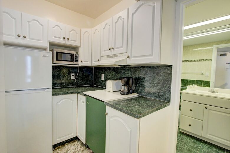 Collins Apartments By Design Suites Miami