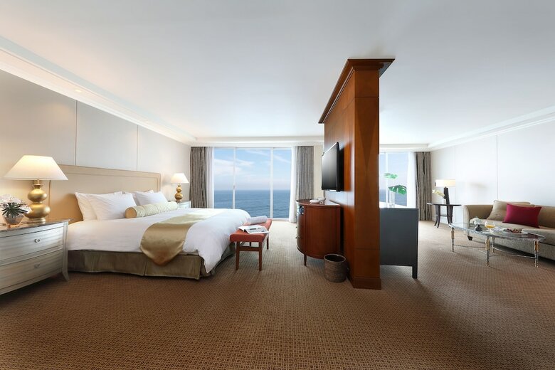 Hotel Ramada Plaza Jeju Ocean Front
