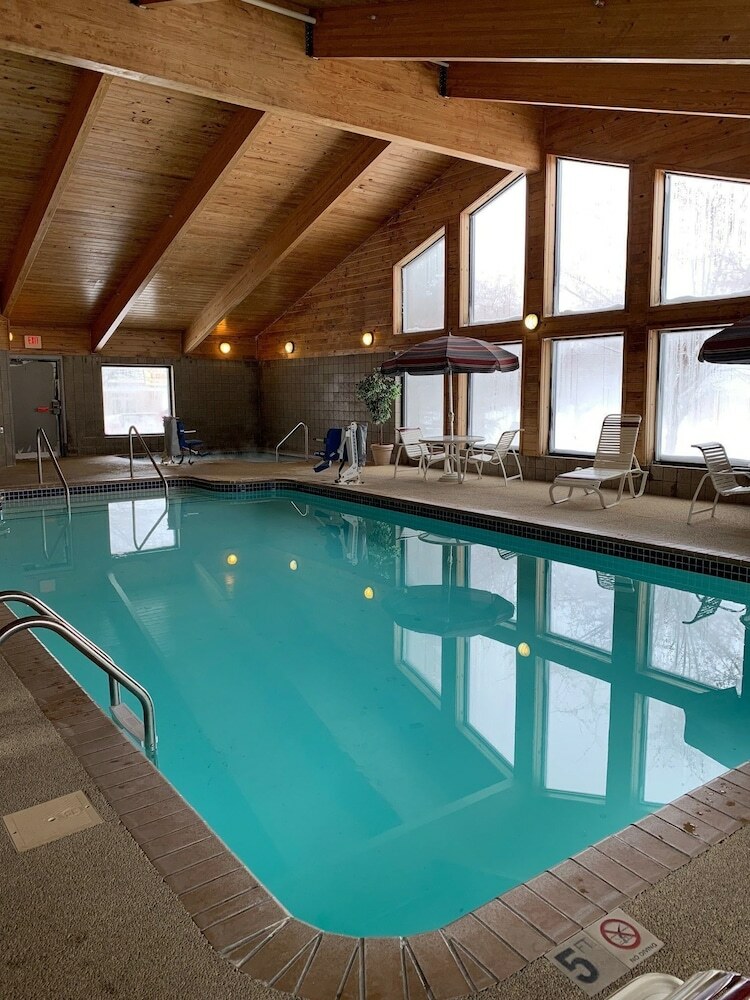 Hotel Americinn By Wyndham Hampton