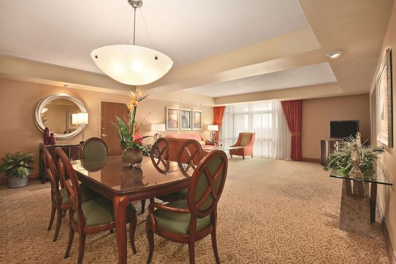 Embassy Suites By Hilton Hot Springs Hotel & Spa