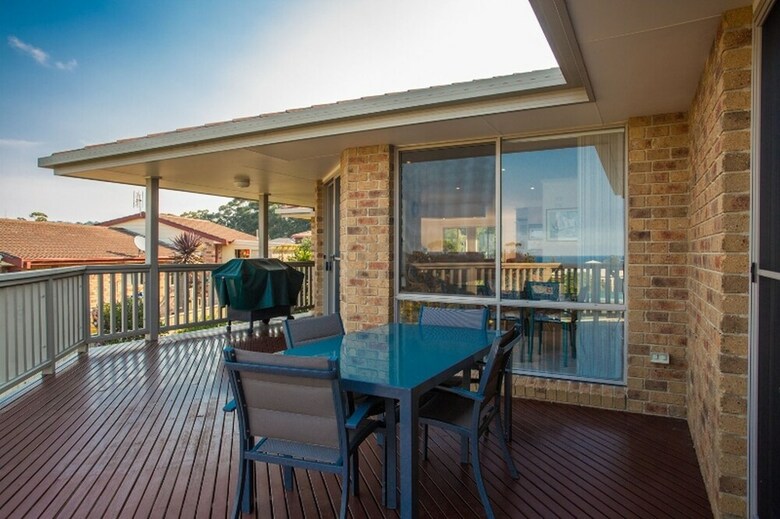 'carnook House' Tura Beach