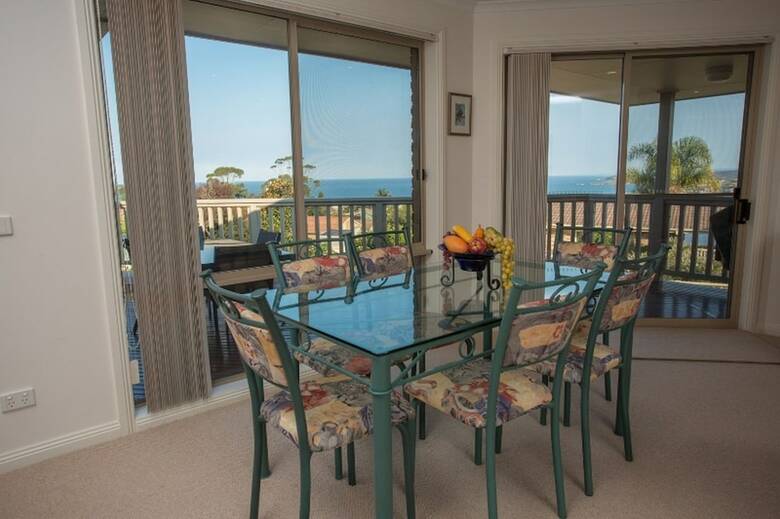 'carnook House' Tura Beach
