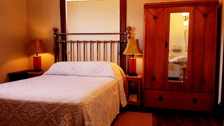 Bed & Breakfast Captain's Inn At Moss Landing