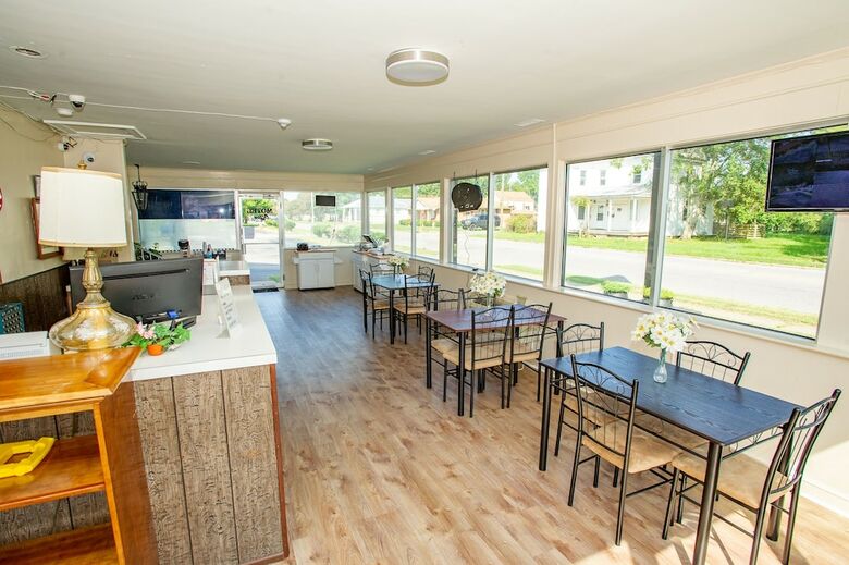 Motel Coach House